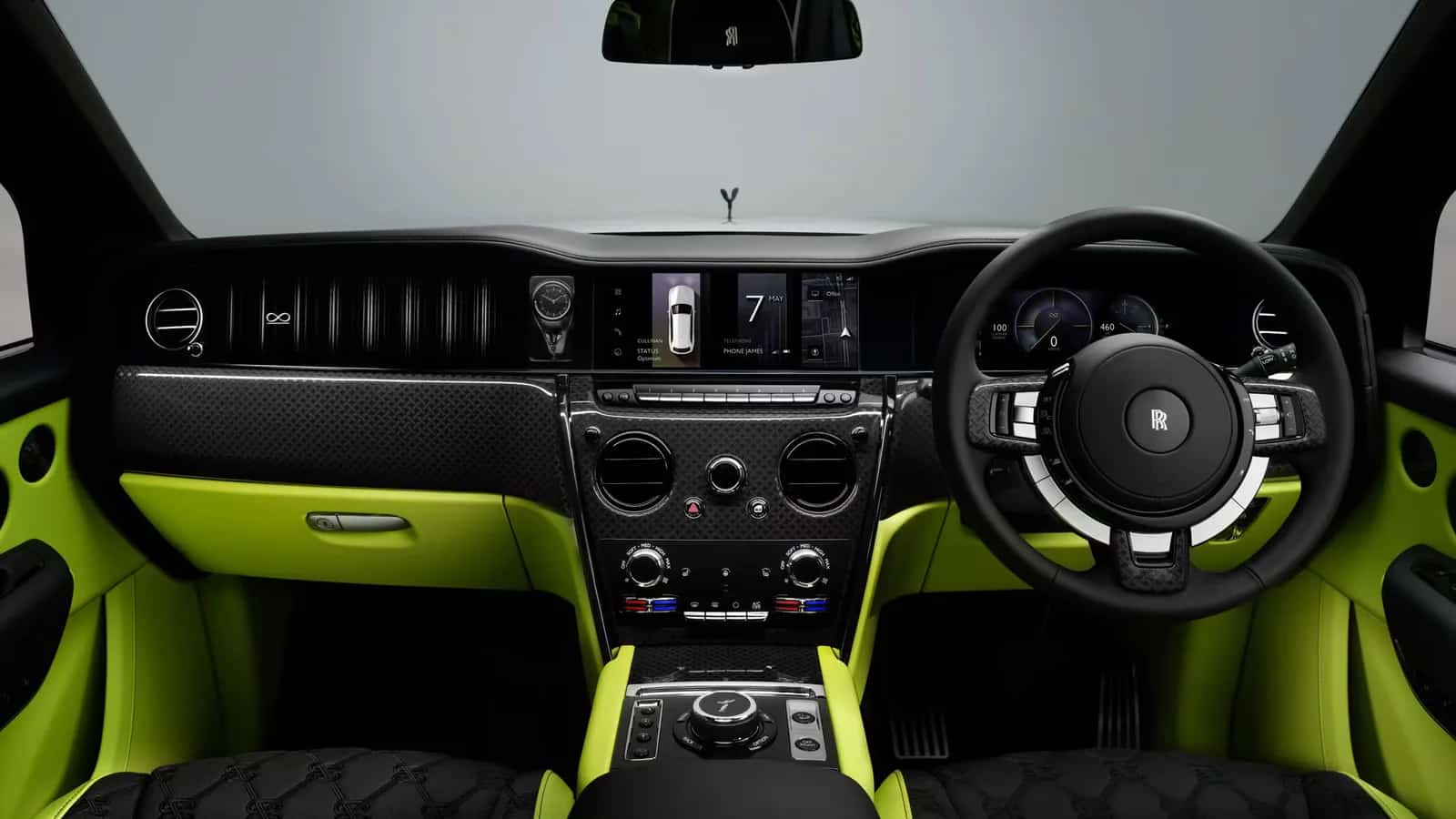 Painel do Rolls-Royce Black Badge Cullinan com couro verde-limão e preto