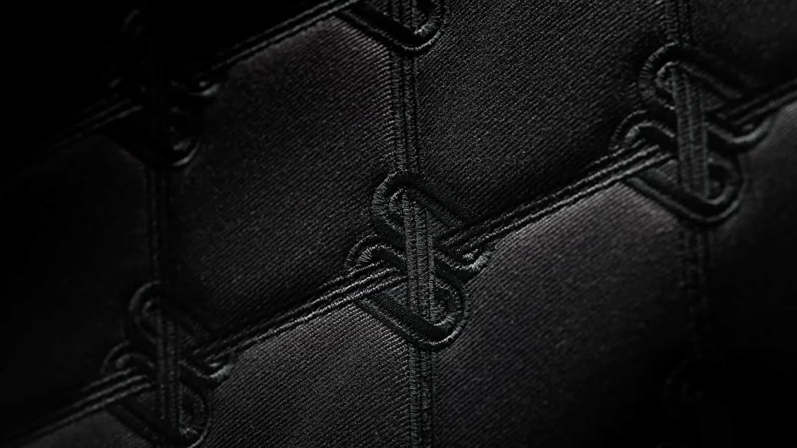 Detalhe do estofamento acolchoado do banco do Rolls-Royce Black Badge Cullinan