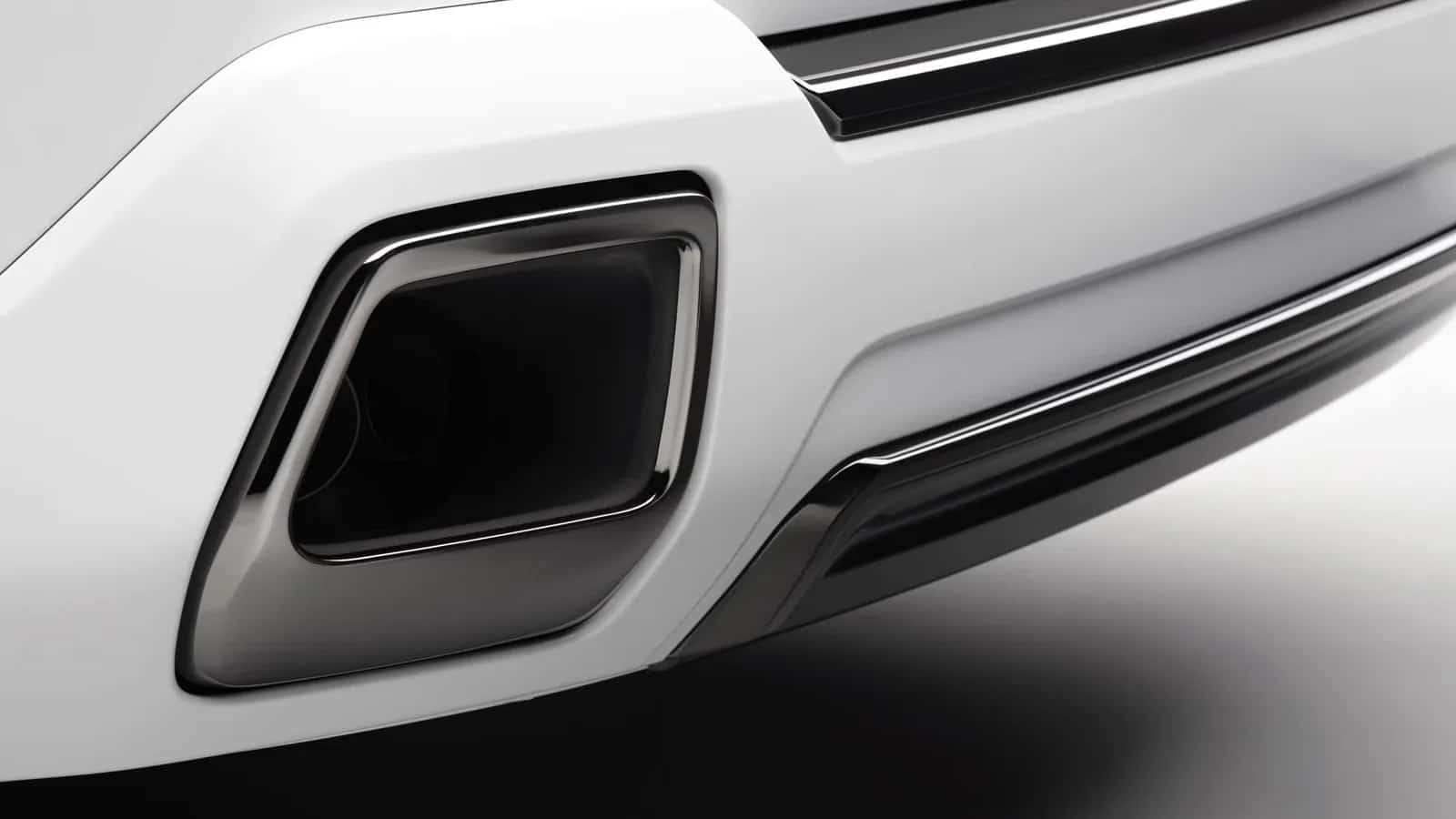 Ponteira do escapamento do Rolls-Royce Black Badge Cullinan no para-choque traseiro branco