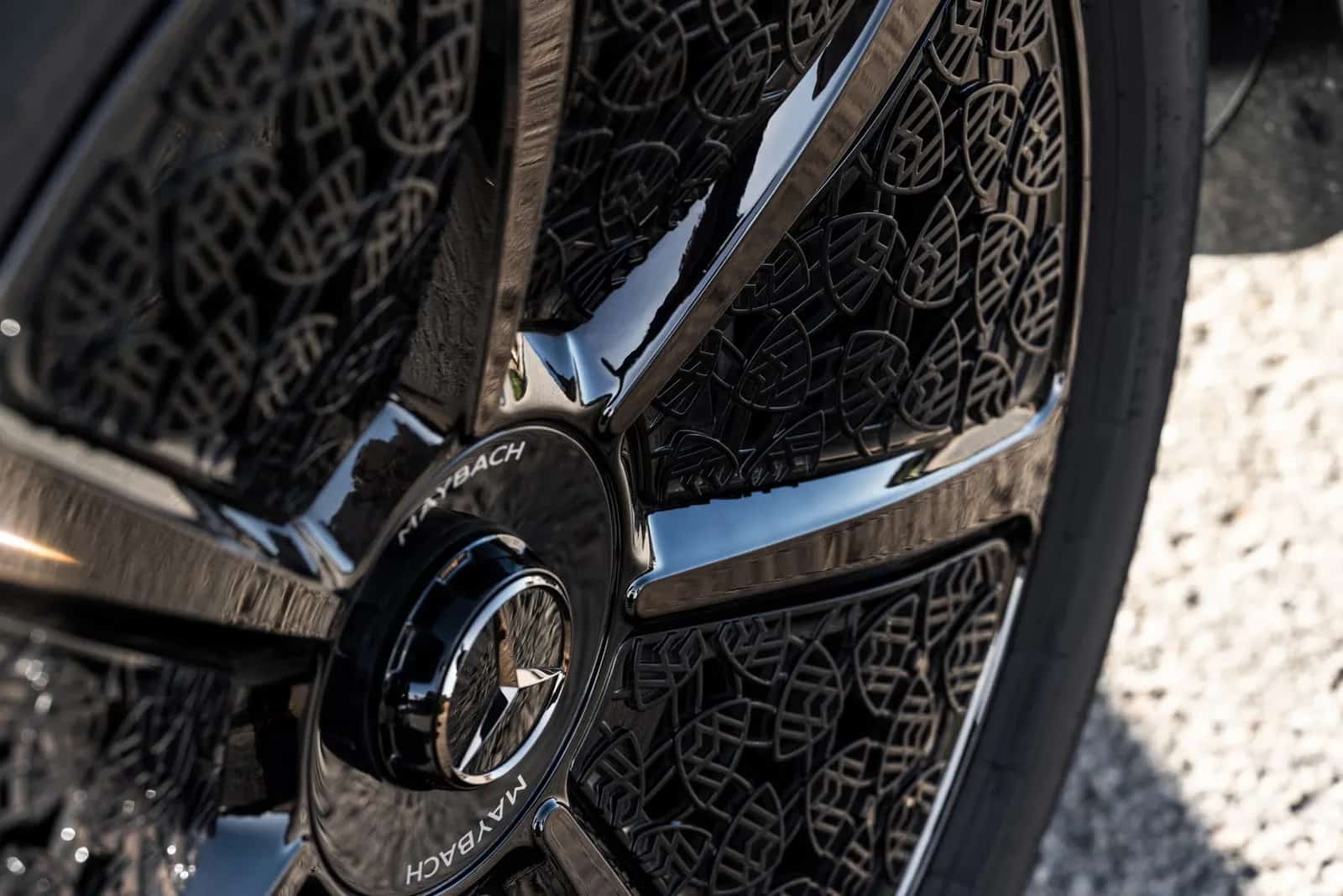 Roda do Mercedes-Maybach GLS com desenho Maybach