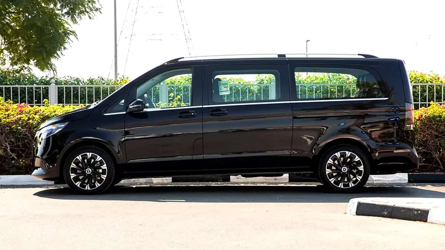 Mercedes-Benz V-Class, काले रंग में, बग़ल से
