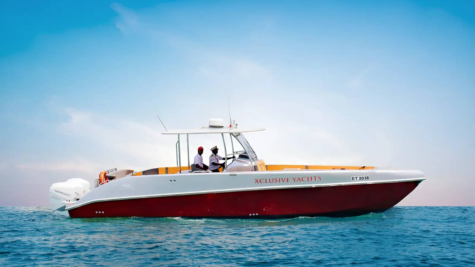 Tres Yacht Charter: Experience Dubai, United Arab Emirates