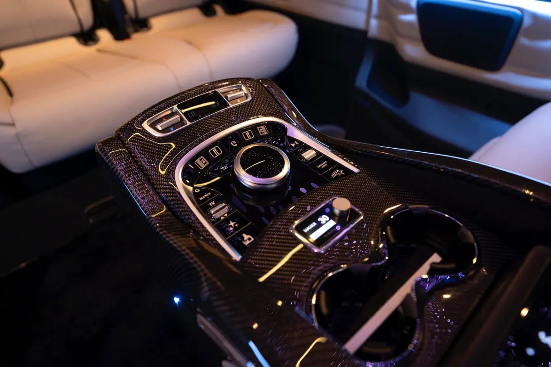 Mercedes-Benz V-Class — detail 18